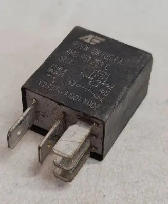 Audi A4 S4 B8 8K Other relay 7M0951253C 95VW10K705EA V23374A10011007