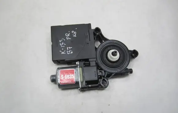 Volkswagen PASSAT B7 Front door window regulator motor 3C0959793C 120605 918432110