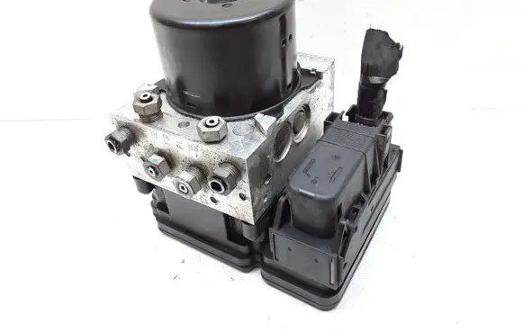 Volvo XC70 ABS Pump 30681619