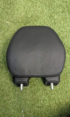 Volvo XC60 Front seat headrest 