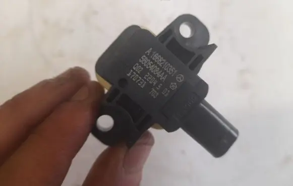 Mercedes-Benz CLA C117 X117 W117 Airbag deployment crash/impact sensor A1668210351