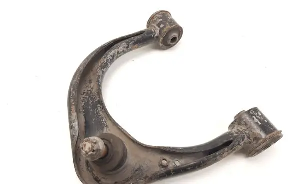Toyota Hilux (AN10, AN20, AN30) Front lower control arm/wishbone
