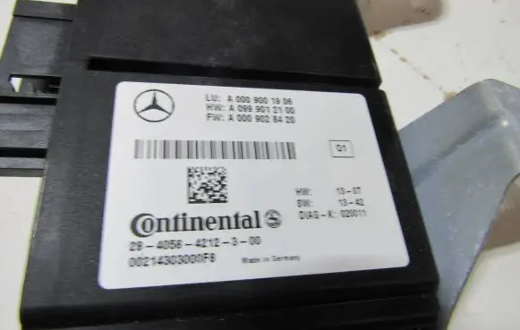 Mercedes-Benz S W222 Cruise control relay A0009001906 A0999012100 0584212300
