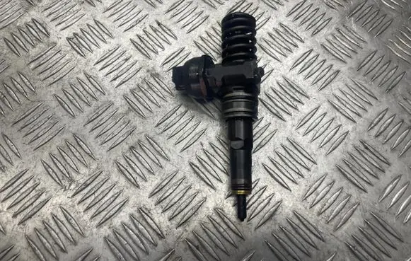Volkswagen Touran I Fuel injector 038130073AG 0414720215