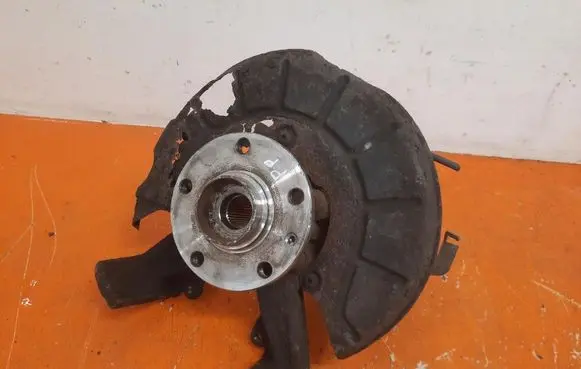 Volkswagen Golf IV Front wheel hub spindle knuckle