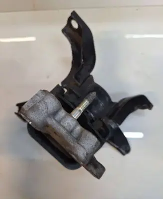 Toyota Prius (XW30) Engine mount bracket