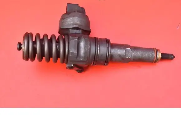 Volkswagen PASSAT B5.5 Fuel injector 038130073BA