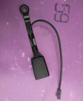 Mazda 3 III Front seatbelt buckle