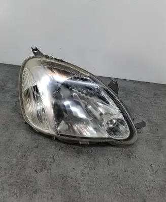 Toyota Yaris Headlight/headlamp