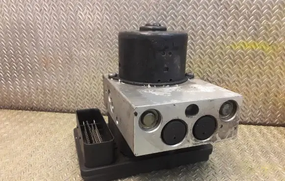 Mercedes-Benz C W203 ABS Pump 2095452532 2034310812