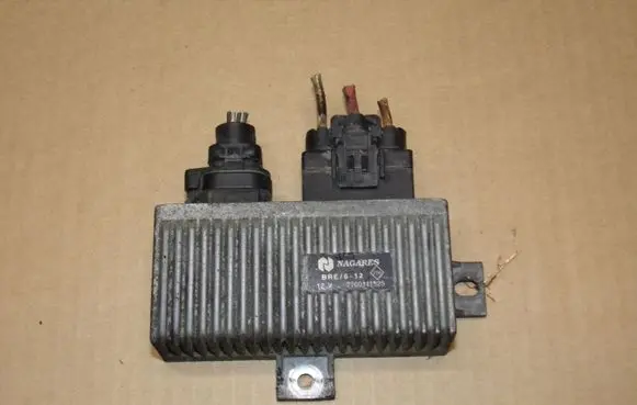Volvo S40, V40 Glow plug pre-heat relay 7700111525