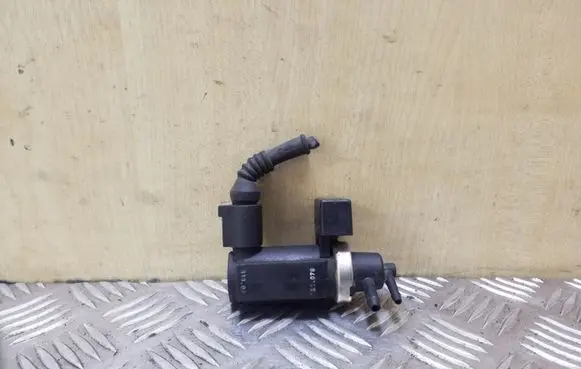 Audi A4 S4 B6 8E 8H Vacuum valve 8E0906628 72290333