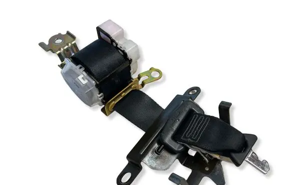Toyota Corolla Verso AR10 Rear seatbelt H073818