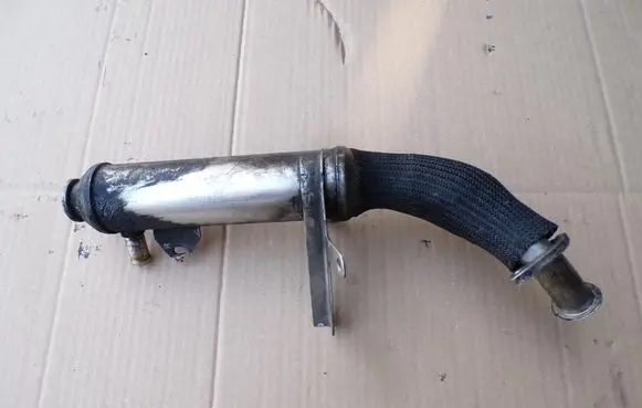 Opel Vectra C EGR valve cooler 55210702