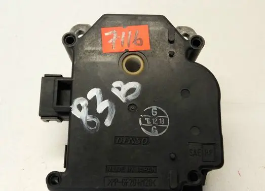 Toyota RAV 4 (XA20) Air flap motor/actuator 0637008330