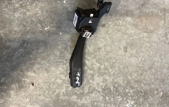 Volkswagen PASSAT B7 Wiper control stalk 1K0953519A 20350661295960 01203506