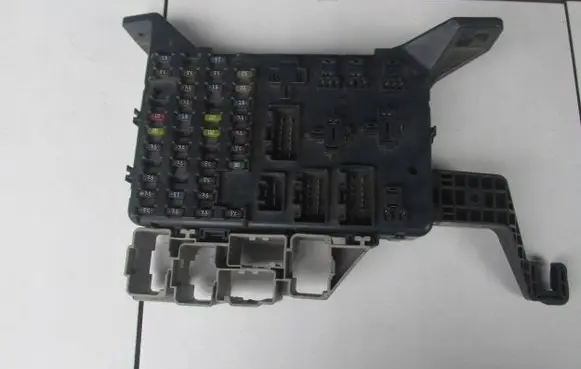 Ford Mondeo Mk III Fuse module 1S7T14A073AF