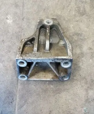 Jeep Grand Cherokee Engine mounting bracket 52124991AC