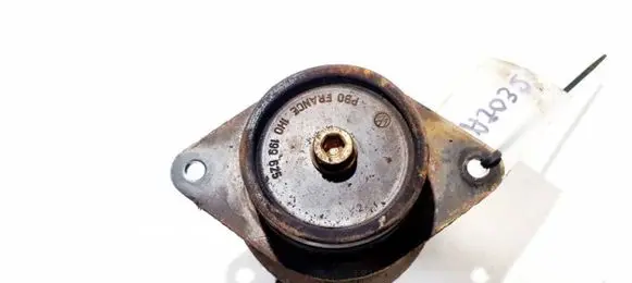 Volkswagen PASSAT B4 Engine mount bracket 1h0199625 357199611