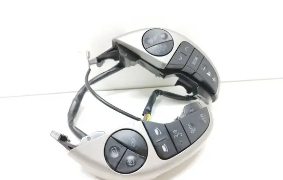Toyota Prius (XW20) Steering wheel buttons/switches F70CV142