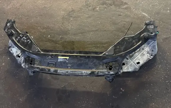 Volvo XC70 Top upper radiator support slam panel