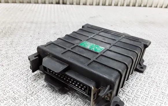 Volkswagen Golf II Engine control unit/module 0280800104