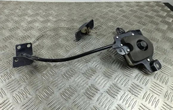 KIA Sorento IV Spare wheel mounting bracket 