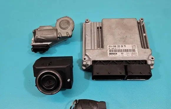 Mercedes-Benz C W203 Engine control unit/module ECU 0281011162 IMPRK1483455