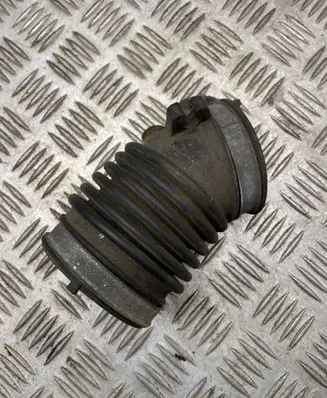 Honda CR-V Air intake hose/pipe 07106