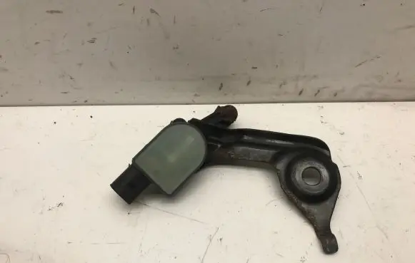 Audi A5 8T 8F Front height sensor lever 1T0907503
