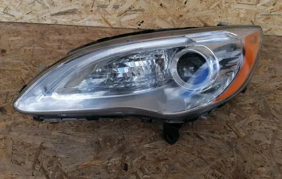 Chrysler 200 Headlight/headlamp BBM92101000