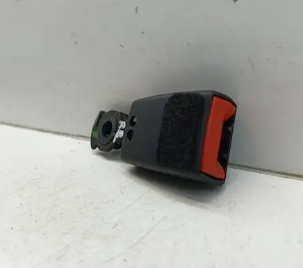 BMW X5 E70 Rear seatbelt buckle 34099715