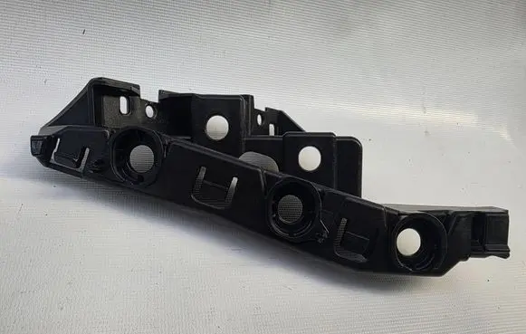 Audi Q7 4M Front bumper mounting bracket 4M0807283D