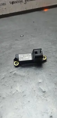 Audi A3 S3 8L Airbag deployment crash/impact sensor 8L0959643C 023090FP7GQH