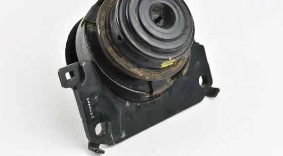 Toyota Land Cruiser (J150) Engine mount bracket 1236130141