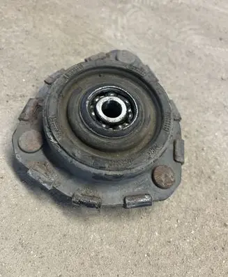 Toyota Avensis T220 Front upper strut mount 