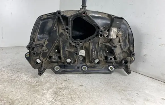 Volkswagen PASSAT B7 Intake manifold 03C129711AJ 12022010 ZSB709AQ