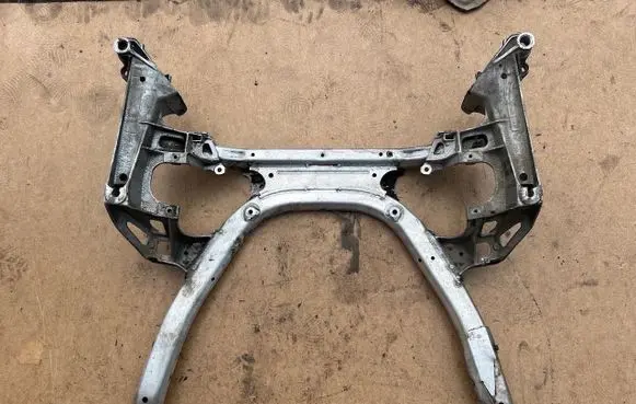 BMW 5 E60 E61 Front subframe 6759461
