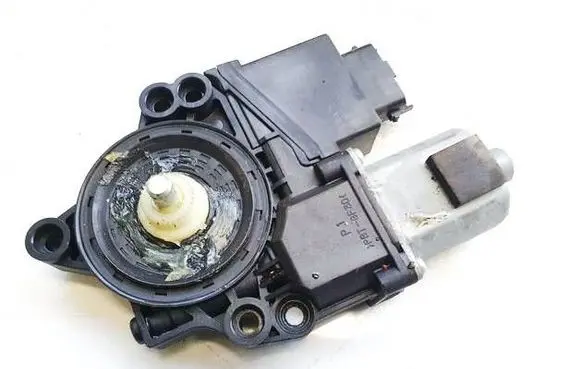 KIA Ceed Front door window regulator motor 82450a2010 82450-a2010