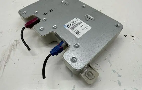 BMW 6 F12 F13 Aerial antenna amplifier 6957348