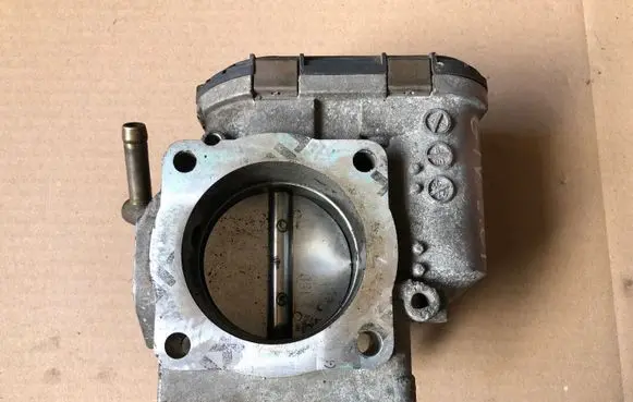 Volkswagen Golf IV Throttle valve 06A133062D