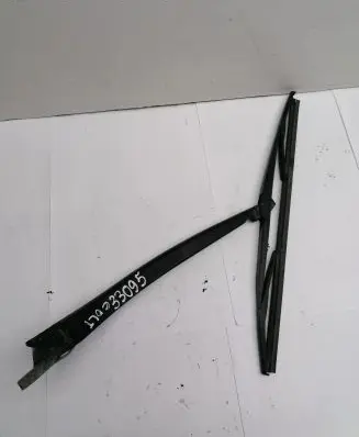 Mitsubishi Colt Rear wiper blade arm