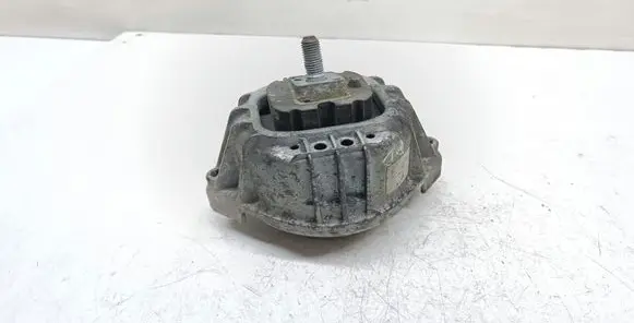 Engine mount bracket