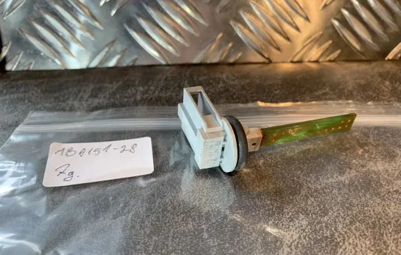 Mercedes-Benz ML W163 Oil temperature sensor A1638300272