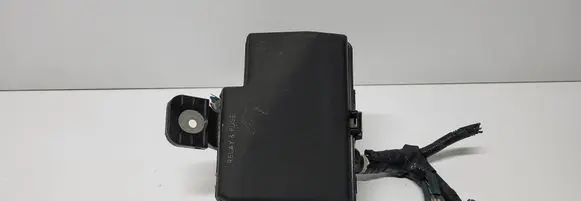 Toyota Yaris Fuse box set 821110U021