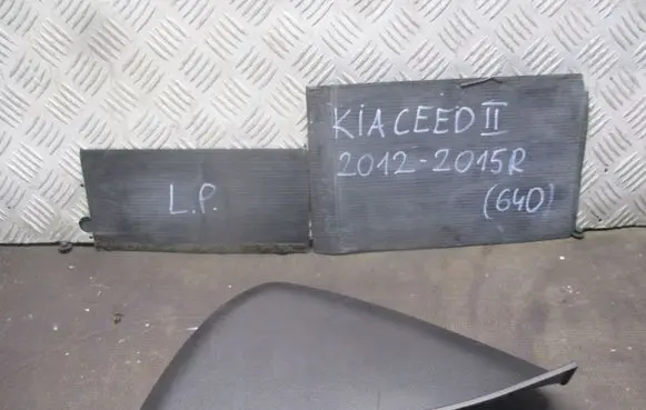 KIA Ceed Rear side window