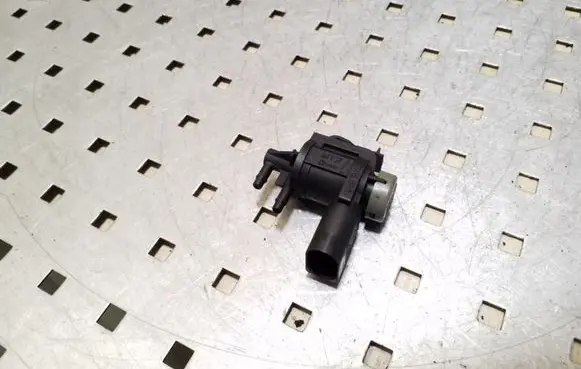Audi A4 S4 B7 8E 8H Turbo solenoid valve 1J0906283C