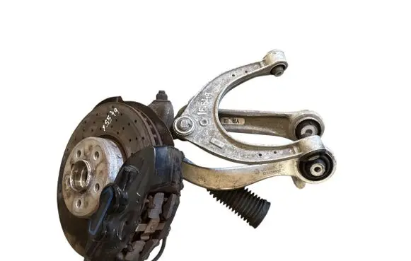 BMW i8 Front wheel hub V396212