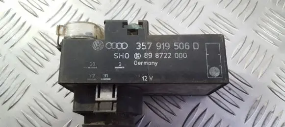 Volkswagen Golf III Coolant fan relay 357919506D 898722000