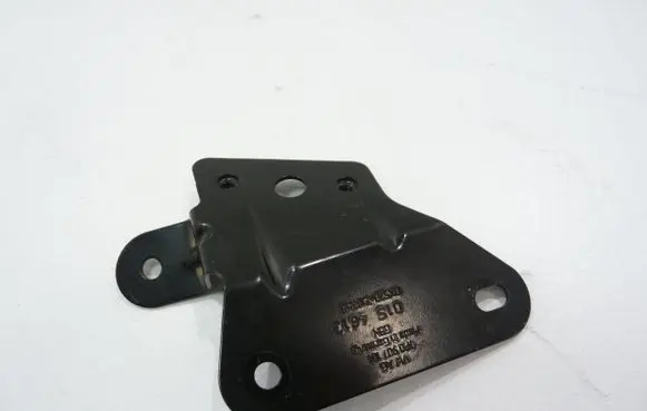Volkswagen Touareg II Other engine bay part